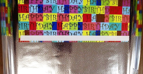 Comment emballer un cadeau dans un papier cadeau