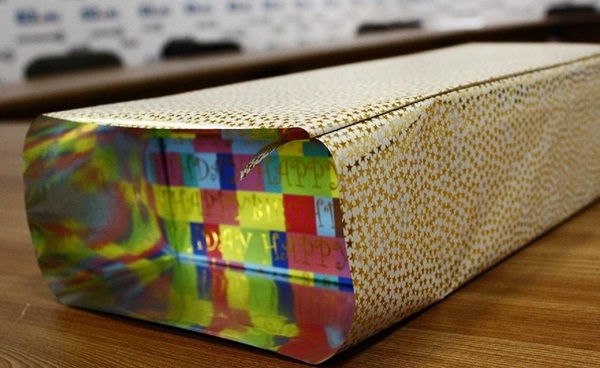 Comment emballer un cadeau dans un papier cadeau