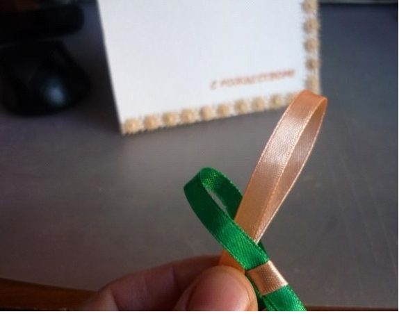 Création de boucles pour une couronne fabrication de couronne