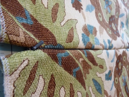 Comment coudre une couverture sur un oreiller décoratif avec vos propres mains - vidéo étape par étape