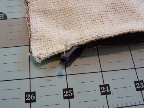 Comment coudre une couverture sur un oreiller décoratif avec vos propres mains - vidéo étape par étape