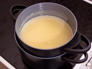 Comment faire cuire du lait condensé dans une boîte?