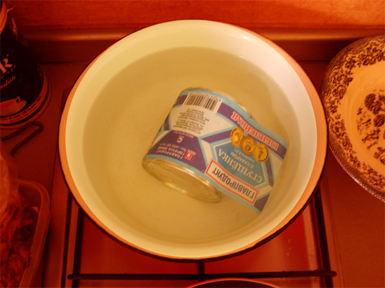Comment faire cuire du lait condensé dans une boîte?