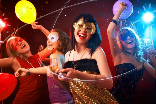 Quel plaisir de passer le Nouvel An avec des amis 2016: des idées originales