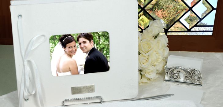 Le livre des voeux pour le mariage de leurs propres mains
