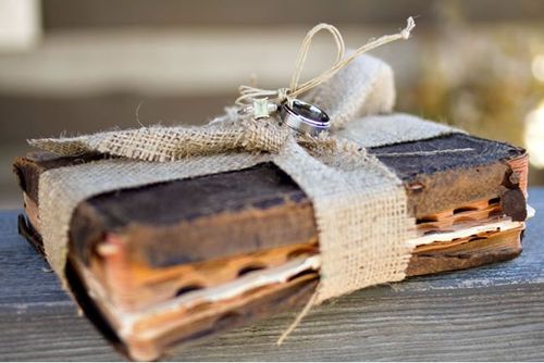 Le livre des voeux pour le mariage de leurs propres mains