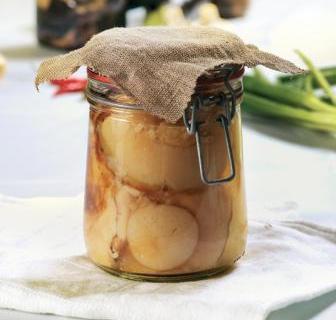Champignons en conserve pour l'hiver