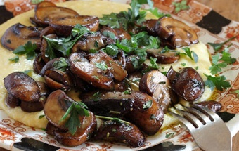 Champignons en conserve pour l'hiver