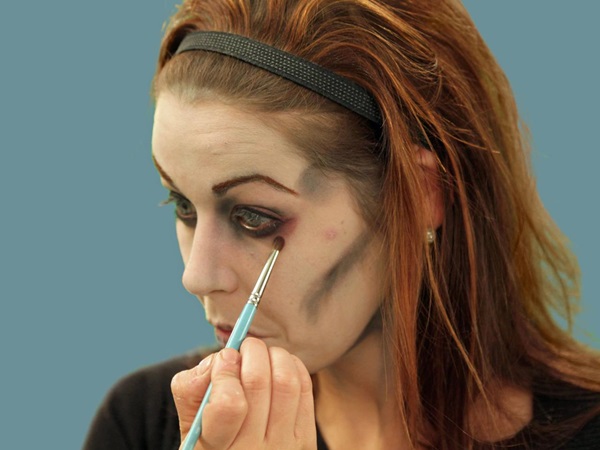 Maquillage effrayant pour Halloween avec vos propres mains pour les filles et les jeunes filles