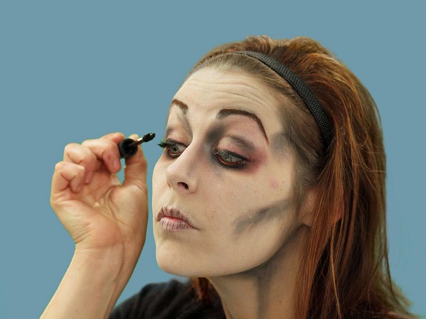 Maquillage effrayant pour Halloween avec vos propres mains pour les filles et les jeunes filles