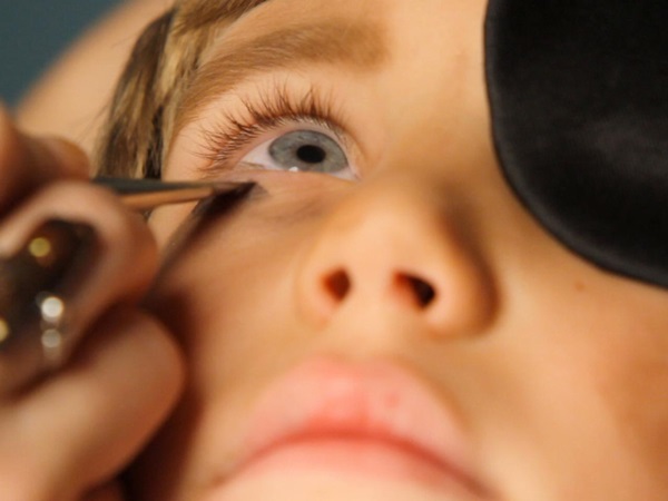 Maquillage effrayant pour Halloween avec vos propres mains pour les filles et les jeunes filles