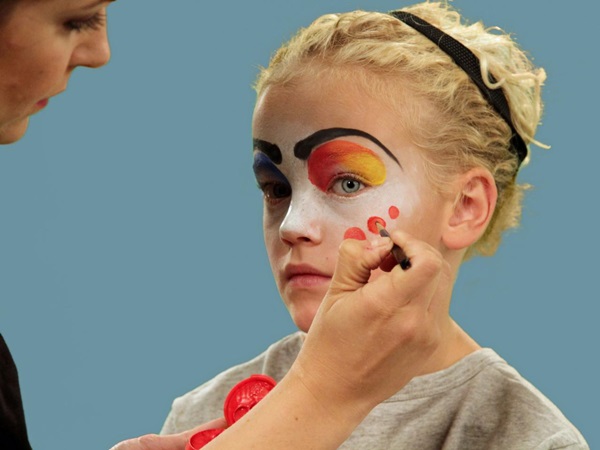 Maquillage effrayant pour Halloween avec vos propres mains pour les filles et les jeunes filles