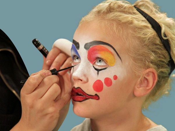 Maquillage effrayant pour Halloween avec vos propres mains pour les filles et les jeunes filles