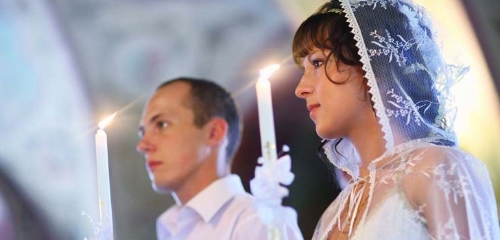 Cérémonie de mariage dans les églises orthodoxes et catholiques