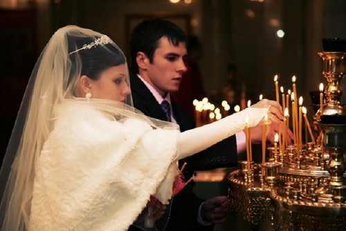 Cérémonie de mariage dans les églises orthodoxes et catholiques