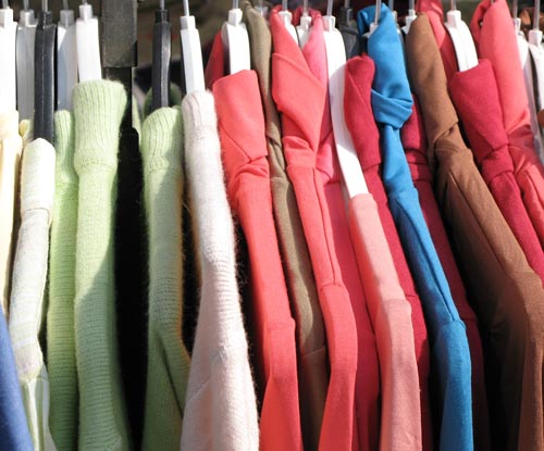 Achats en ligne - une nouvelle garde-robe pour quelques clics