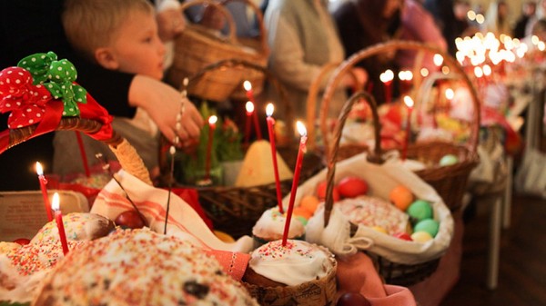 Pâques - comment est le service dans l'église, l'ordre de comportement pendant le service