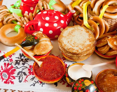 Songs on Pancake Day: textes de chansons d'huile folkloriques russes