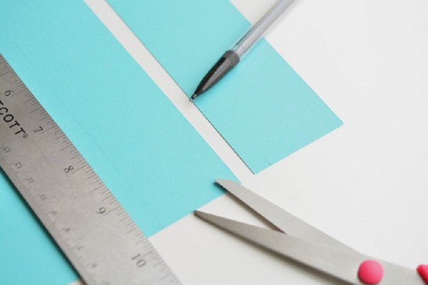 Artisanat pour la fête des mères de leurs propres mains: pour la maternelle et la 1ère classe, pour l'école, à partir de papier de couleur, serviettes
