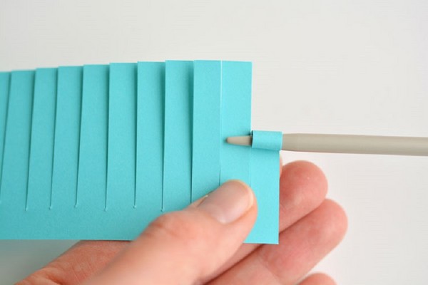 Artisanat pour la fête des mères de leurs propres mains: pour la maternelle et la 1ère classe, pour l'école, à partir de papier de couleur, serviettes