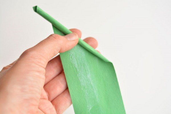 Artisanat pour la fête des mères de leurs propres mains: pour la maternelle et la 1ère classe, pour l'école, à partir de papier de couleur, serviettes