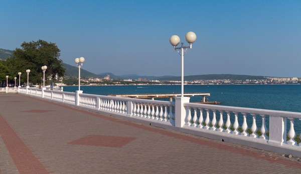 Quel temps fera-t-il à Gelendzhik en septembre 2016? Prévision du centre hydrométéorologique sur les conditions météorologiques et la température de l'eau à Gelendzhik pour septembre et commentaires des touristes