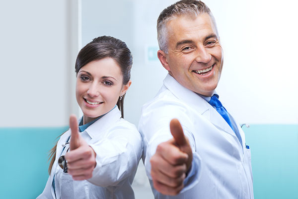 Félicitations drôles sur la Journée du Medic en 2017