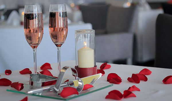 Félicitations pour le jour de tous les amoureux en 2017 en vers et en prose