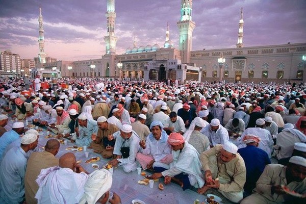 Ramadan 2016 - le début et la fin en Russie, Moscou, Tunisie, les Émirats arabes unis. Le calendrier du mois sacré à Moscou, le calendrier. Félicitations pour le Ramadan 2016 en vers
