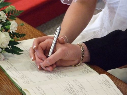 Enregistrement du mariage au bureau de l'état civil