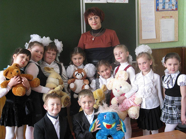 Poèmes sur les enseignants-matières et classes primaires: court, beau et touchant aux larmes