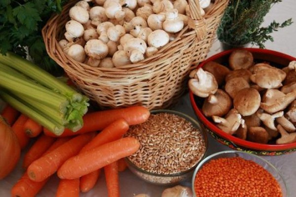 Qu'est-ce que manger à sec dans le jeûne? Principes de base de la nutrition
