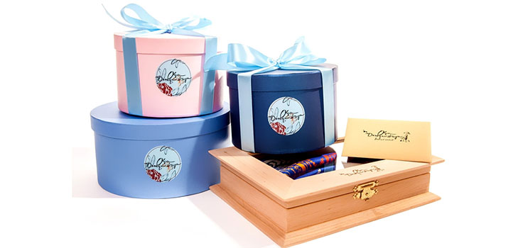 TOP-4 cadeaux élégants pour le 8 mars pour une fille, maman, épouse et petite amie