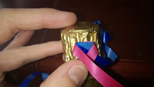 Décorer le champagne de mariage avec vos propres mains