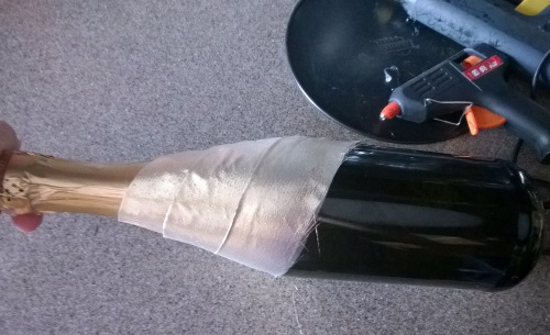 Décorer le champagne de mariage avec vos propres mains