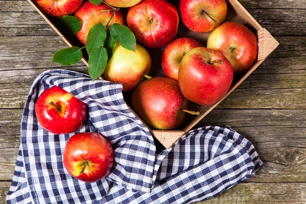 Apple Savior, félicitations pour SMS, court, drôle. Félicitations au Sauveur de Pomme en vers et en prose Apple Savior, félicitations pour SMS, court, drôle. Félicitations au Sauveur de Pomme en vers et en prose