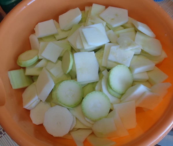 Adjika de la courgette pour l'hiver: recettes étape par étape du blanc avec une photo