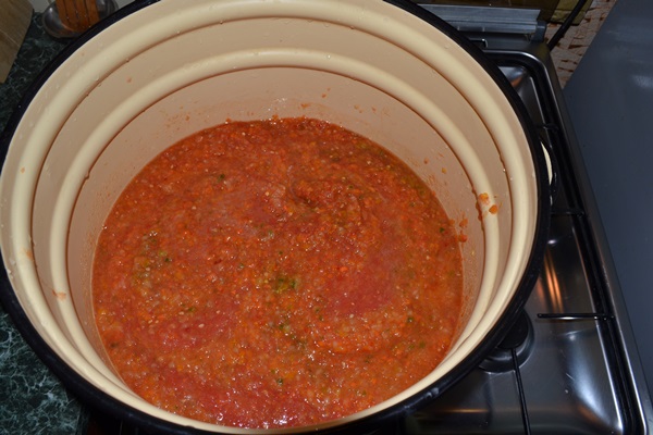 Adjika de la courgette pour l'hiver: recettes étape par étape du blanc avec une photo