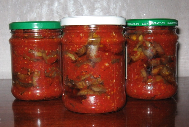 Aubergines à Adzhika pour l'hiver: recette photo pour l'aubergine adzhika