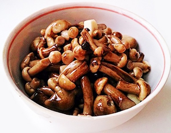 Recettes avec une photo d'un menu modeste mais savoureux, ou Ce que vous pouvez manger dans le poste avant Pâques