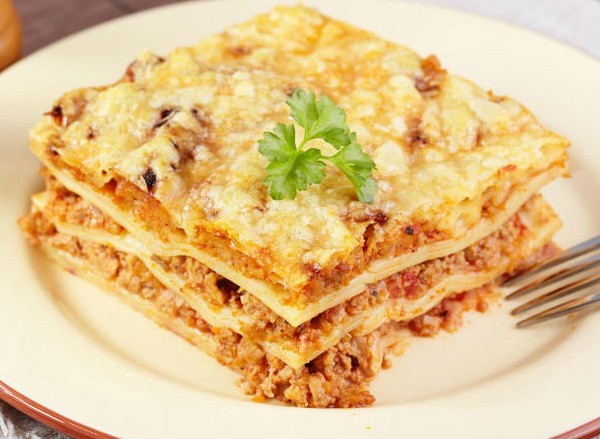 Dîner festif délicieux et rapide le 23 février, lasagne aux champignons