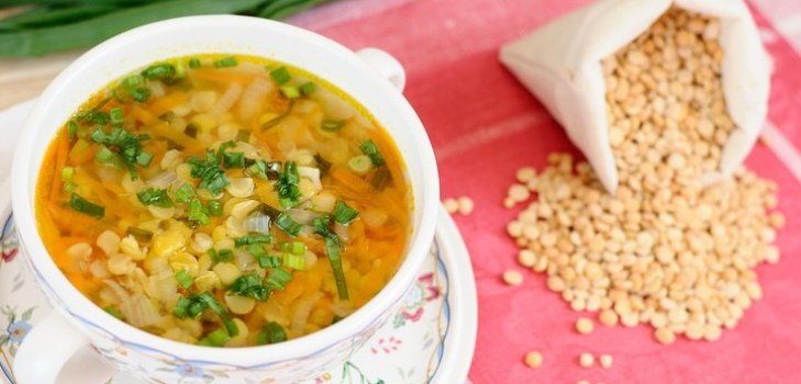 un bol de soupe