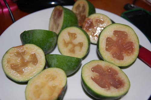 Feijoa avec du miel, une recette avec une photo