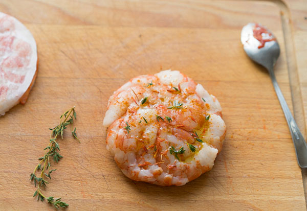 Idée pour le déjeuner: mini pizza épicée aux crevettes