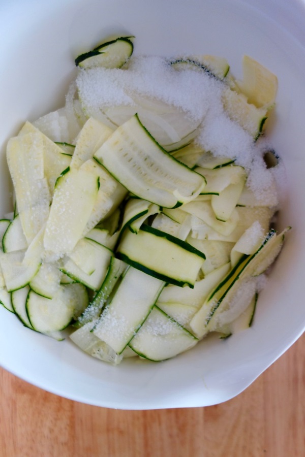 Courgettes épicées en coréen - la recette la plus délicieuse pour l'hiver