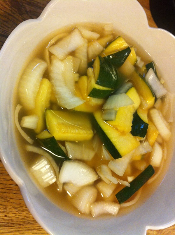Courgettes épicées en coréen - la recette la plus délicieuse pour l'hiver