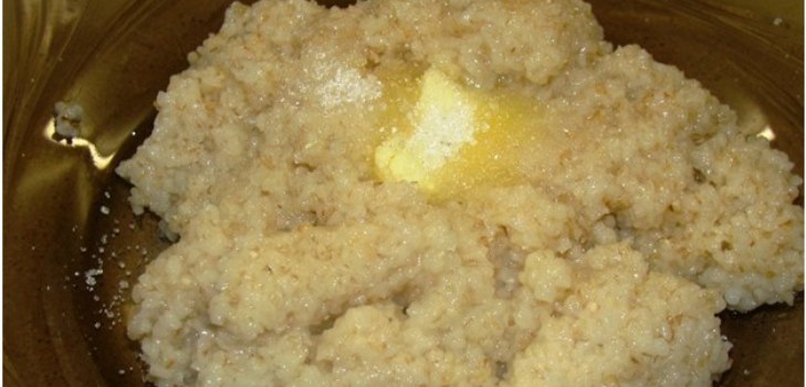 une assiette de bouillie
