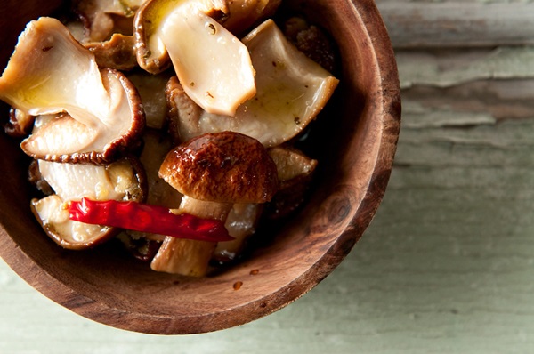 Comment mariner les champignons