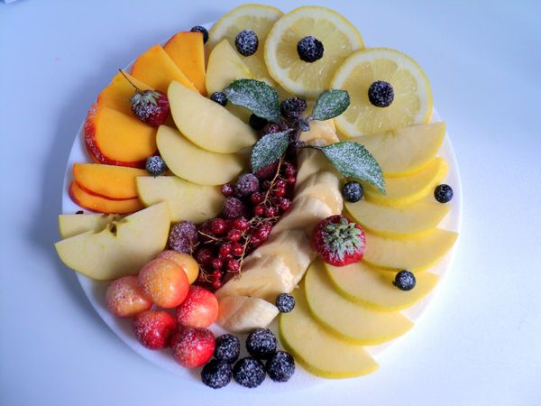 Belle portion et portion de fruits