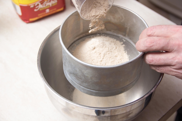 Comment faire cuire des crêpes sur le yaourt - les meilleures recettes avec une photo